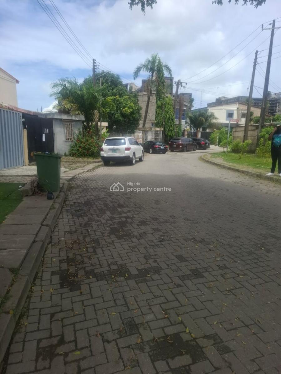 a Four 4 Bedroom Semi Detached House with 3 Room Bq for Sle at Dolphi, Dolphin Estate Ikoyi Lagos Nigeria. Price:#550m Net., Old Ikoyi, Ikoyi, Lagos, Semi-detached Duplex for Sale