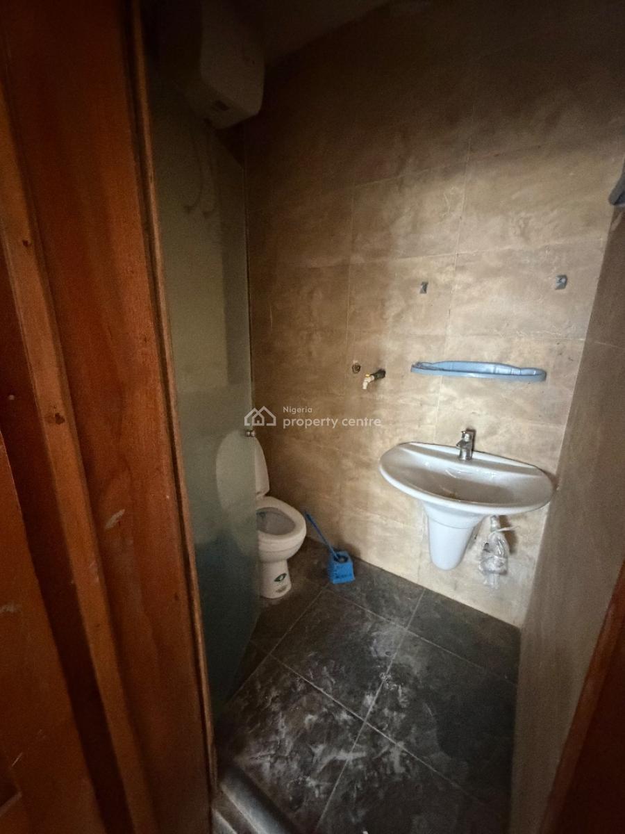 Lovely Spacious 2 Bedroom, Ologolo, Lekki, Lagos, Flat / Apartment for Rent