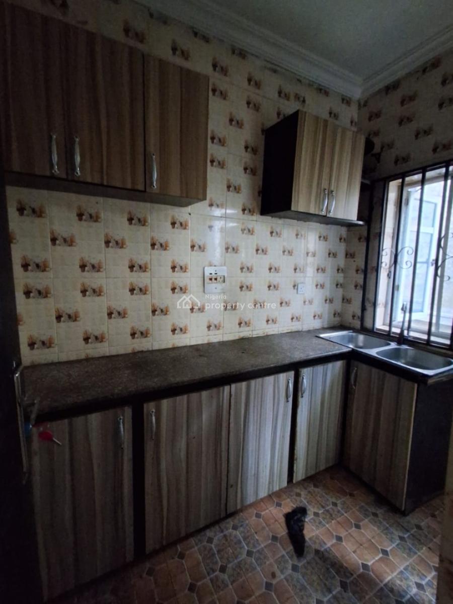 a Lovely 2bedroom Apartment Upstairs, Badore Road, Ajah, Lagos, Flat / Apartment for Rent