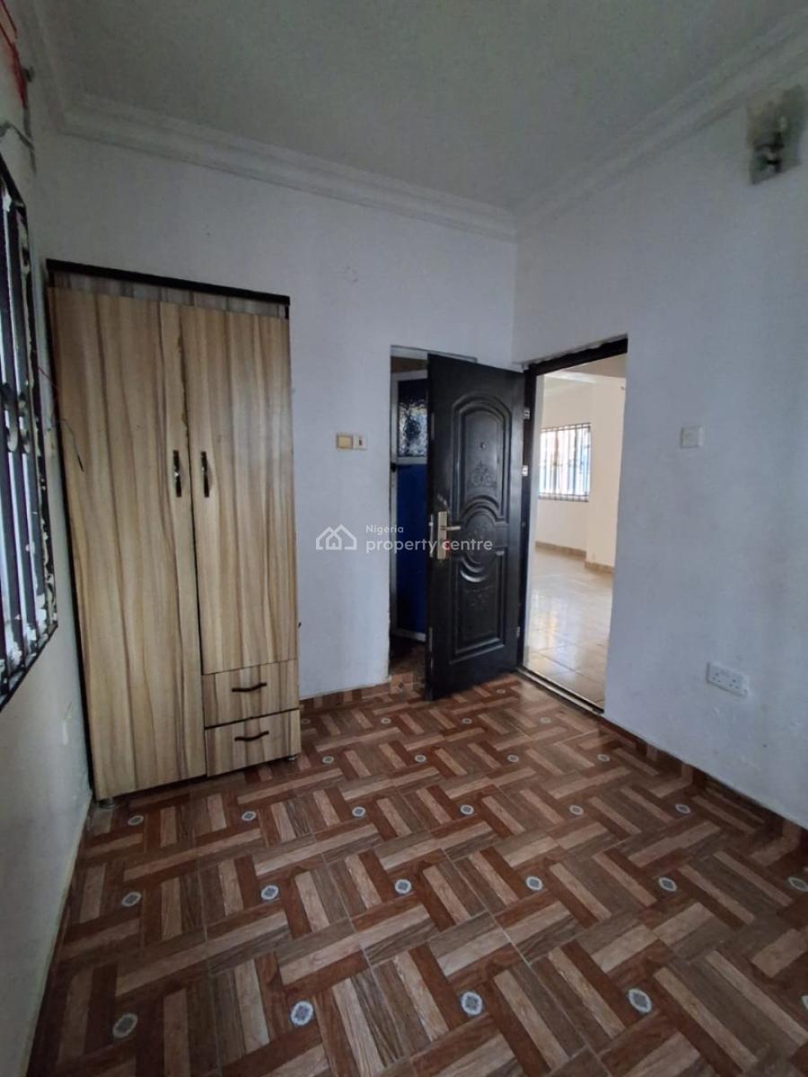 a Lovely 2bedroom Apartment Upstairs, Badore Road, Ajah, Lagos, Flat / Apartment for Rent