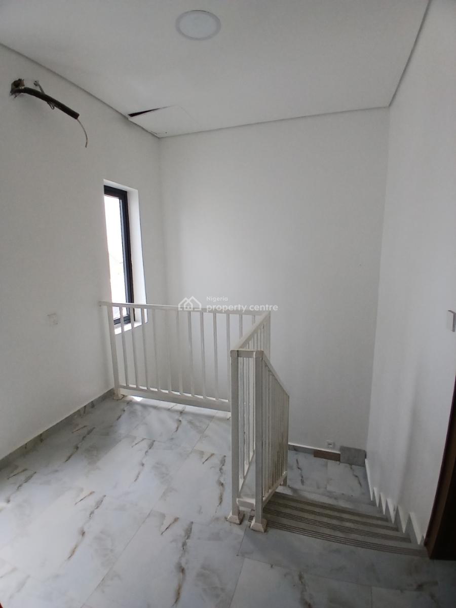 Newly Built and Serviced 3 Bedroom En-suite Pentfloor Flat. It Will Co, Lekki Phase 1, Lekki, Lagos, Flat / Apartment for Rent