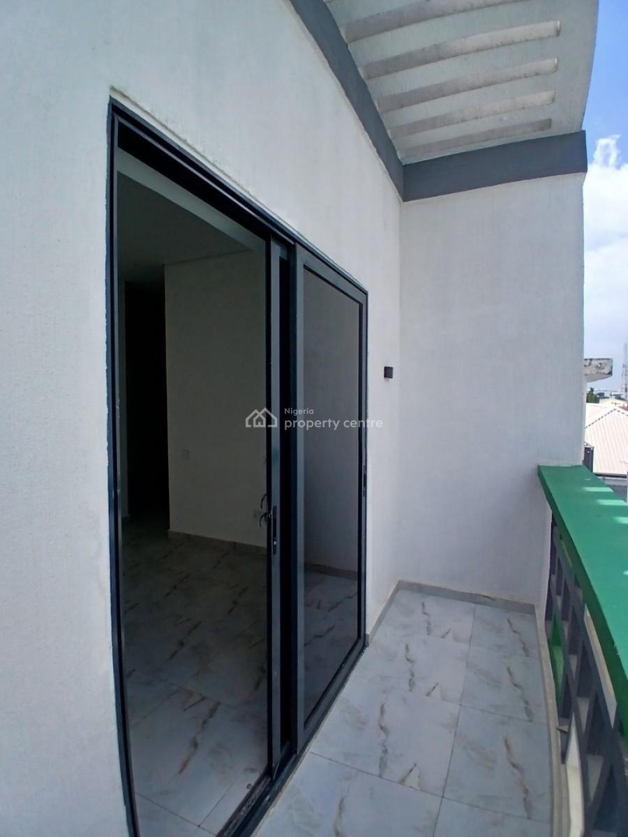 Newly Built and Serviced 3 Bedroom En-suite Pentfloor Flat. It Will Co, Lekki Phase 1, Lekki, Lagos, Flat / Apartment for Rent