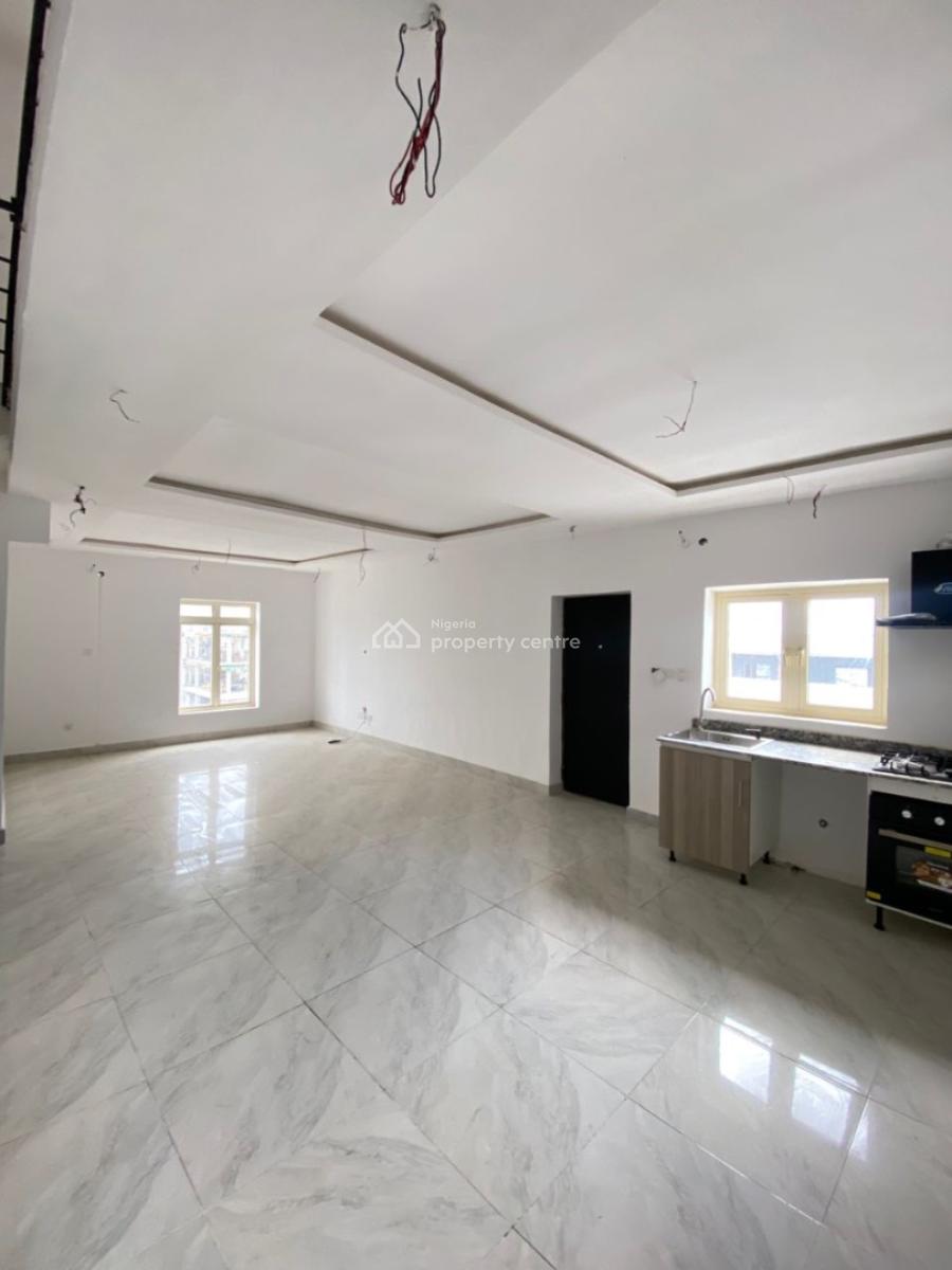 Smooth 2 Bedroom Maisonette, Lekki Phase 1, Lekki, Lagos, Flat / Apartment for Sale