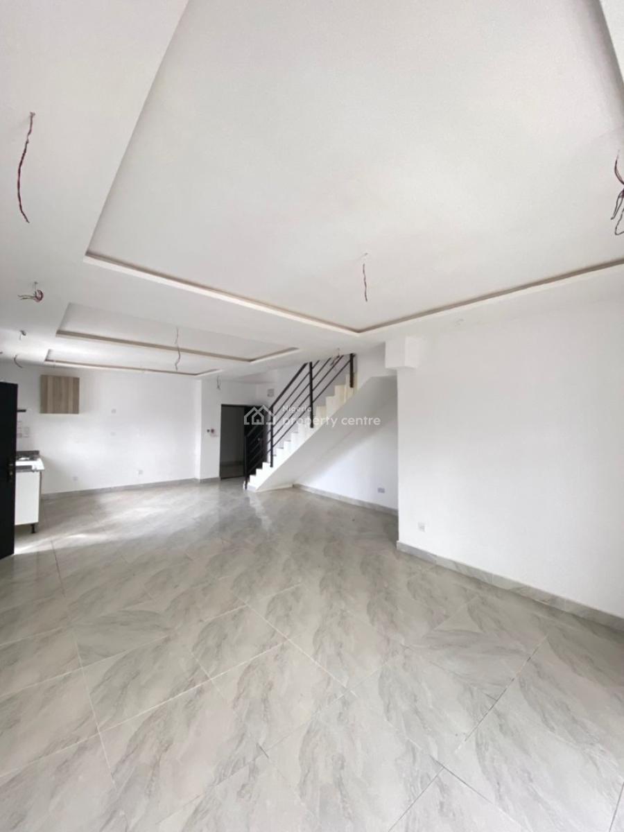 Smooth 2 Bedroom Maisonette, Lekki Phase 1, Lekki, Lagos, Flat / Apartment for Sale