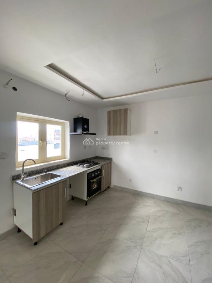 Smooth 2 Bedroom Maisonette, Lekki Phase 1, Lekki, Lagos, Flat / Apartment for Sale