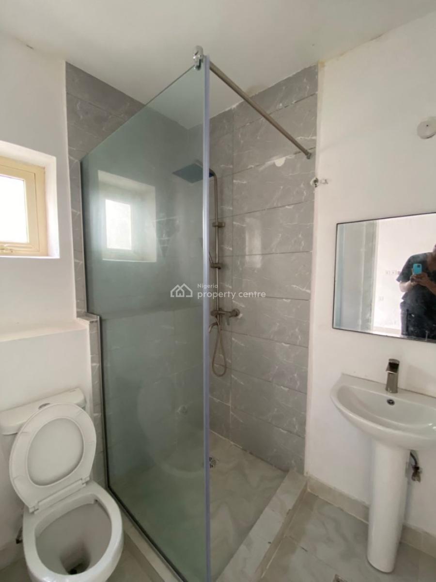 Smooth 2 Bedroom Maisonette, Lekki Phase 1, Lekki, Lagos, Flat / Apartment for Sale