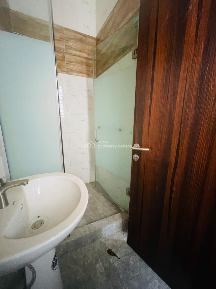 Eye Catchy 5 Bedroom Fully Detached Duplex Plus Bq, Beautifully Built Home with Bq in a Secured Neighborhood, Gra Phase 2, Magodo, Lagos, Detached Duplex for Sale