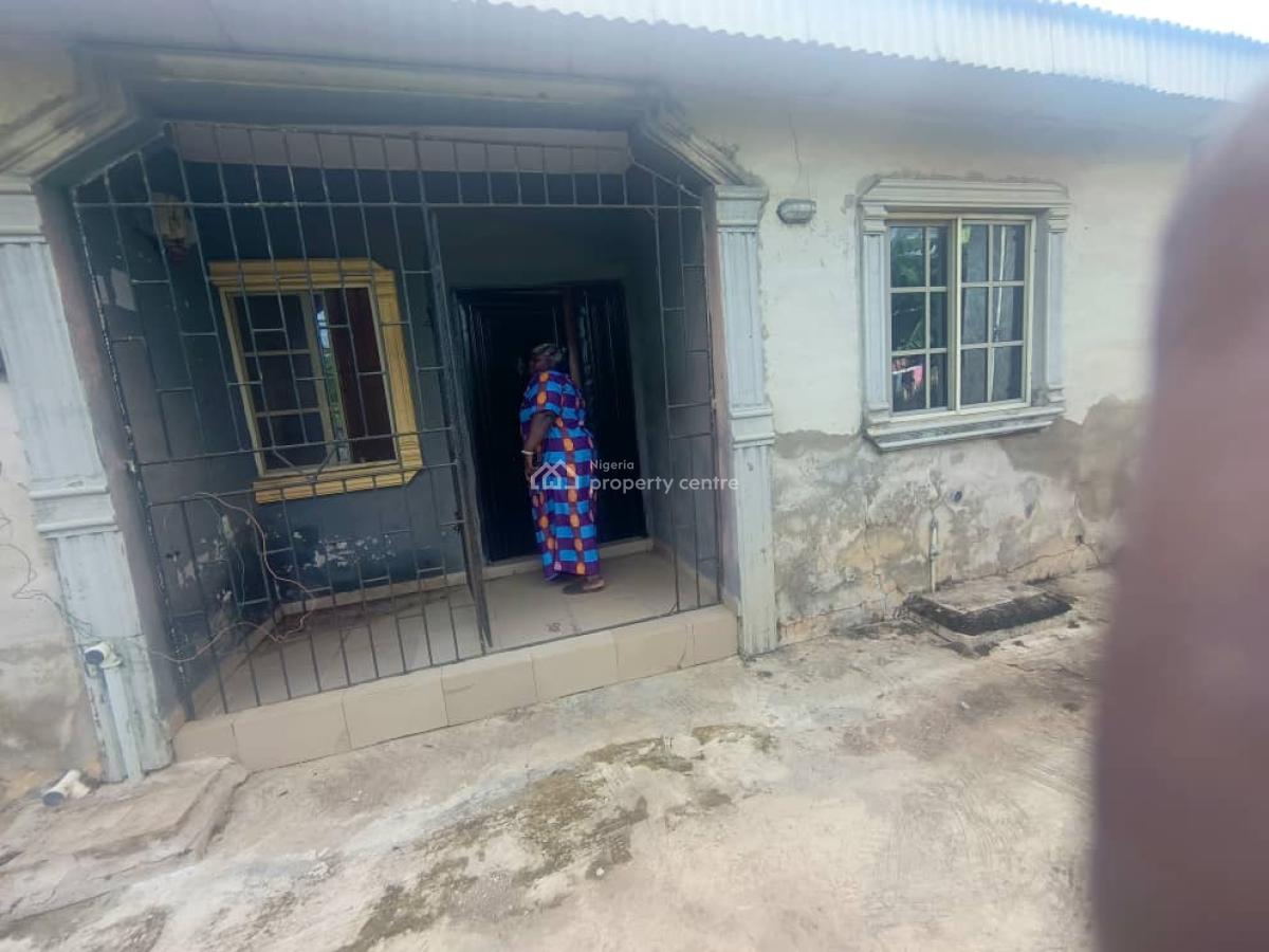 Room and Parlour Self, Iya Yetis, Igbogbo, Ikorodu, Lagos, Mini Flat (room and Parlour) for Rent