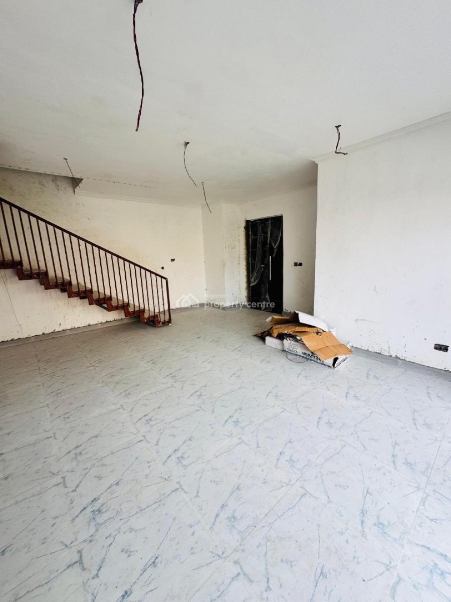 Lovely Built 3 Bedroom Apartments with a Bq, Yaba, Lagos, Block of Flats for Sale