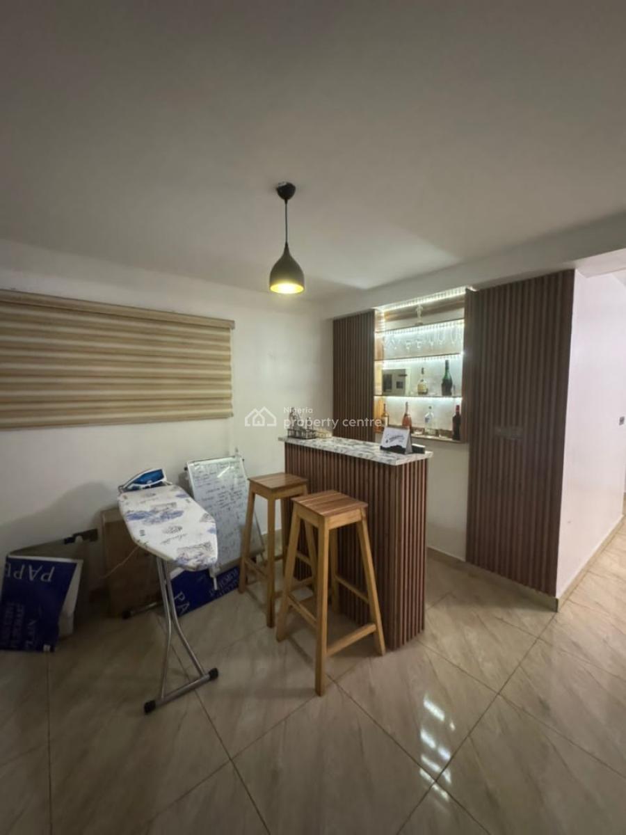 a Serviced 3 Bedroom Flat with Bq, Casino Height, Adekunle, Yaba, Lagos, Flat / Apartment for Sale