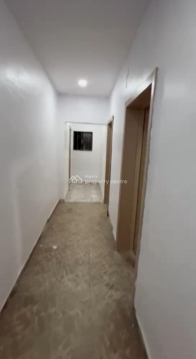 1 Unit Left   4 Bedroom, All Rooms Ensuite with Water Heaters, Adekunle/ Ebute Meta, Yaba, Lagos, Flat / Apartment for Rent