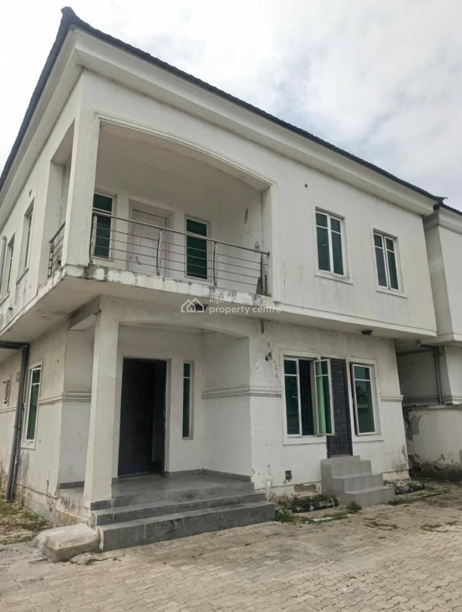 Spacious 5 Bedroom Fully Detached with 2 Room Bq in a Secure Estate., Lekki Phase1, Lekki, Lagos, Detached Duplex for Sale
