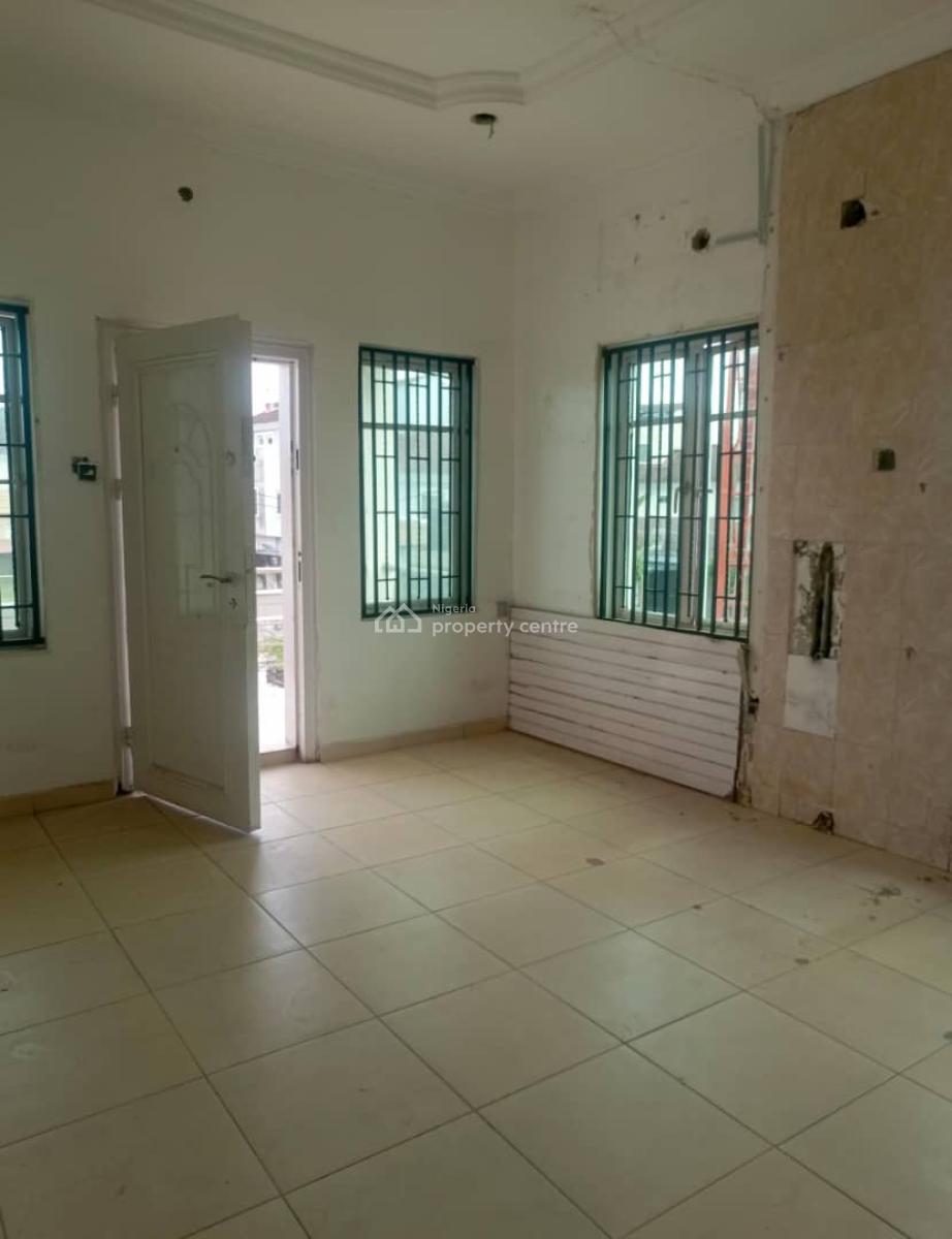Spacious 5 Bedroom Fully Detached with 2 Room Bq in a Secure Estate., Lekki Phase1, Lekki, Lagos, Detached Duplex for Sale