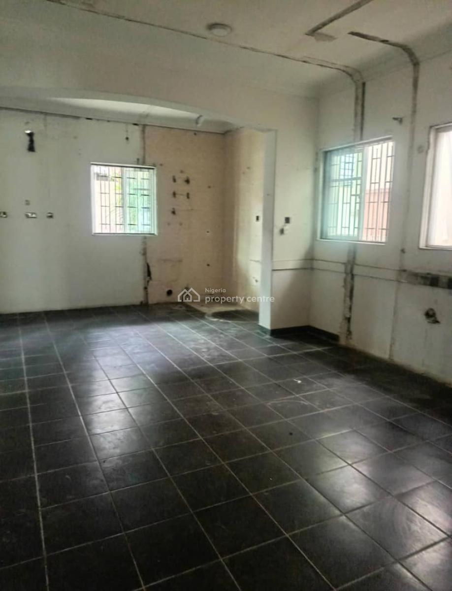 Spacious 5 Bedroom Fully Detached with 2 Room Bq in a Secure Estate., Lekki Phase1, Lekki, Lagos, Detached Duplex for Sale