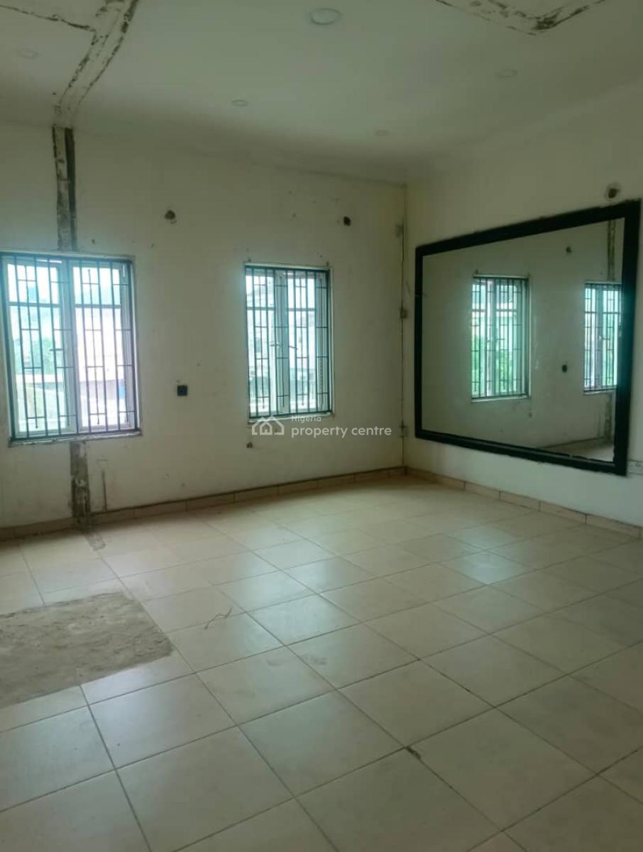 Spacious 5 Bedroom Fully Detached with 2 Room Bq in a Secure Estate., Lekki Phase1, Lekki, Lagos, Detached Duplex for Sale