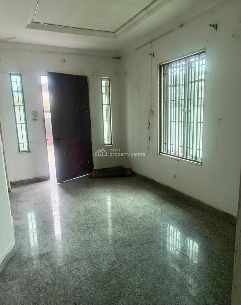 Spacious 5 Bedroom Fully Detached with 2 Room Bq in a Secure Estate., Lekki Phase1, Lekki, Lagos, Detached Duplex for Sale