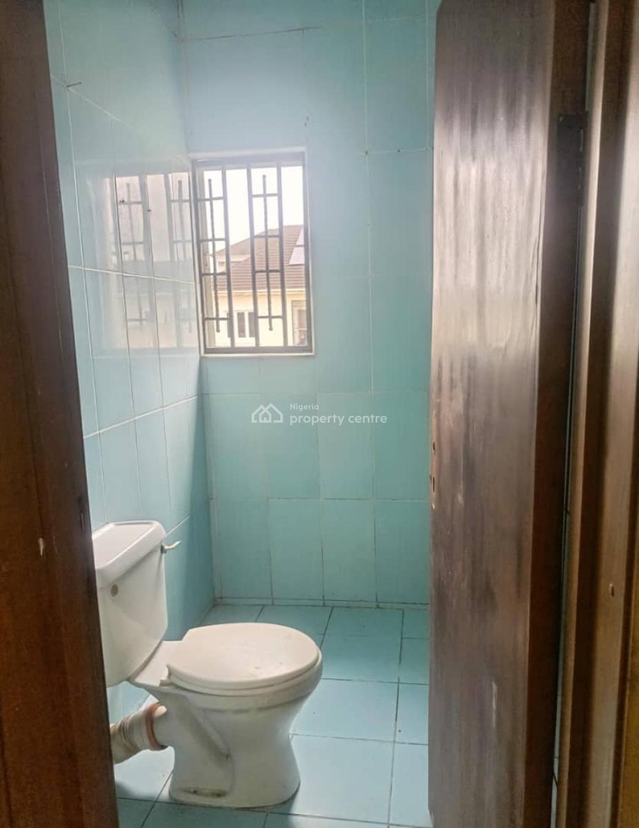Spacious 5 Bedroom Fully Detached with 2 Room Bq in a Secure Estate., Lekki Phase1, Lekki, Lagos, Detached Duplex for Sale