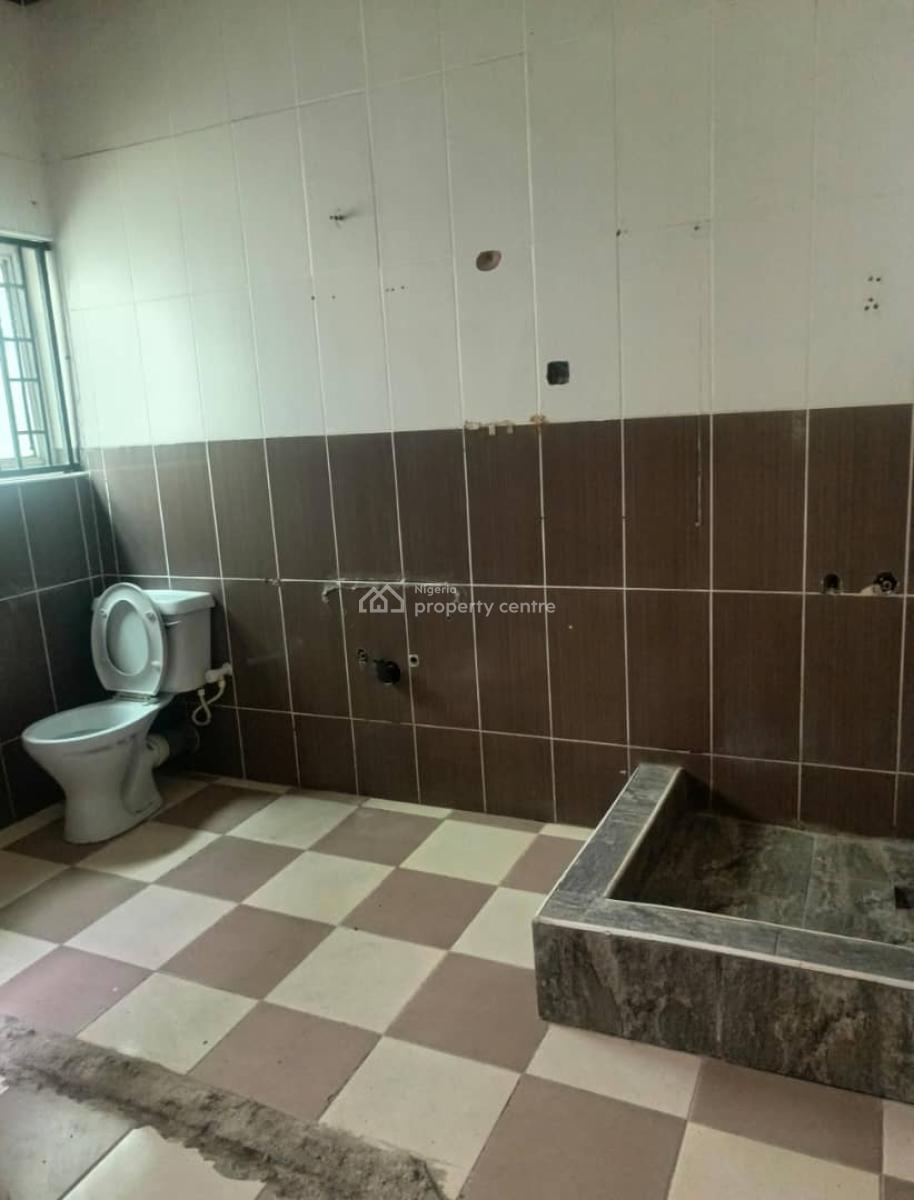 Spacious 5 Bedroom Fully Detached with 2 Room Bq in a Secure Estate., Lekki Phase1, Lekki, Lagos, Detached Duplex for Sale