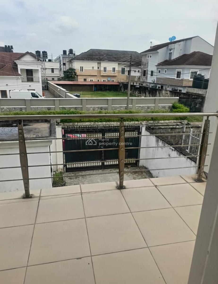 Spacious 5 Bedroom Fully Detached with 2 Room Bq in a Secure Estate., Lekki Phase1, Lekki, Lagos, Detached Duplex for Sale
