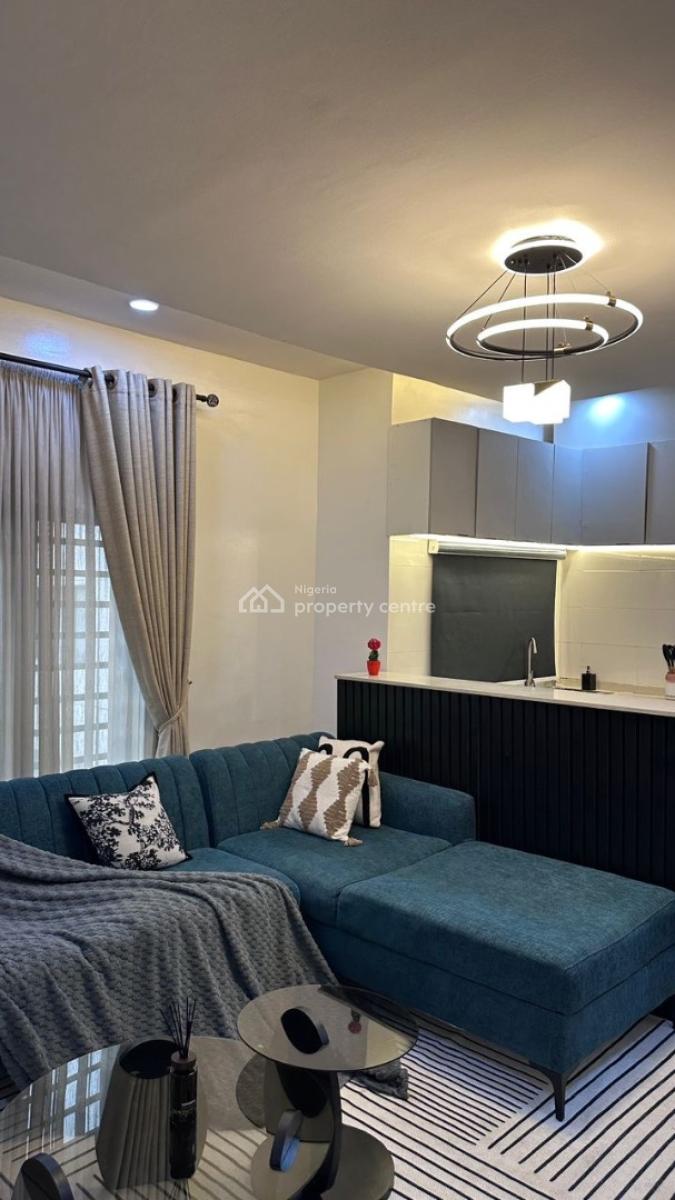 Newly Renovated 1 Bedroom Apartment with Ps5, Snooker Board, Air Hocke, Lekki Phase 1, Lekki, Lagos, Flat / Apartment Short Let