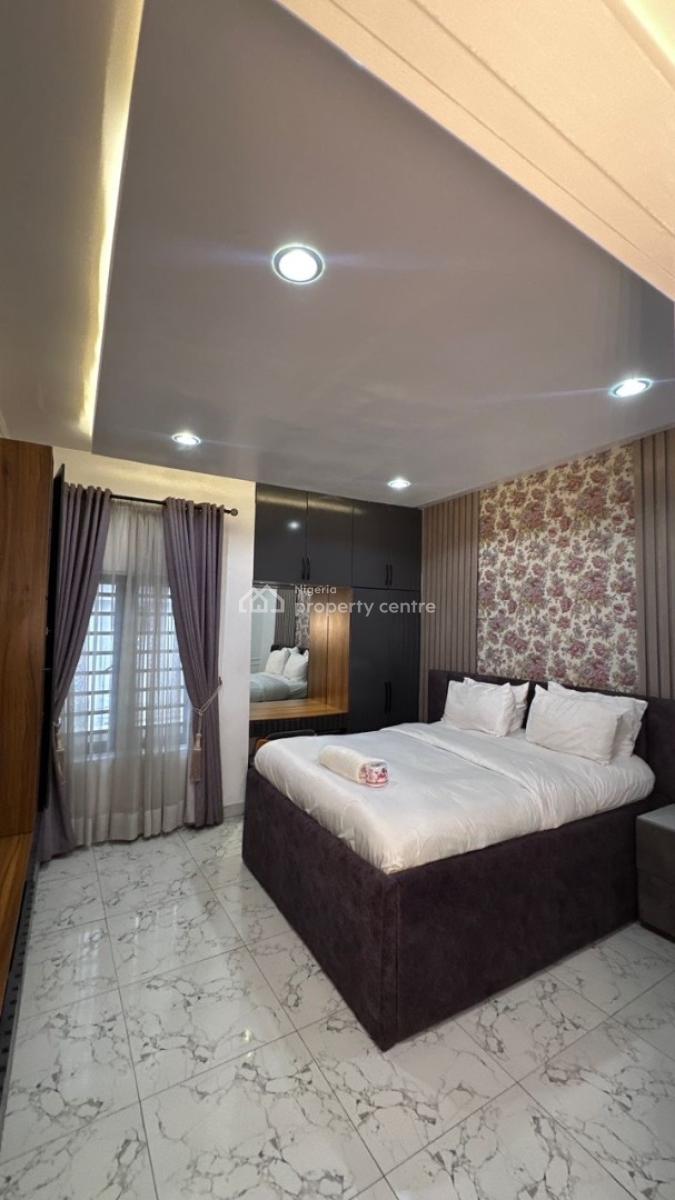 Newly Renovated 1 Bedroom Apartment with Ps5, Snooker Board, Air Hocke, Lekki Phase 1, Lekki, Lagos, Flat / Apartment Short Let