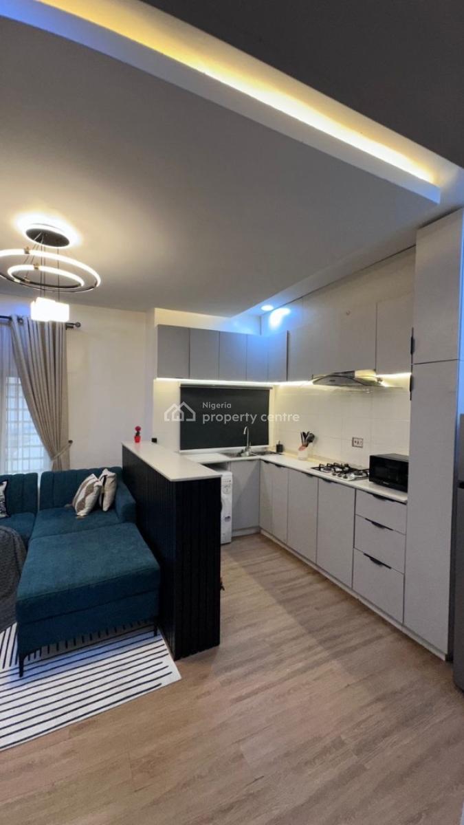 Newly Renovated 1 Bedroom Apartment with Ps5, Snooker Board, Air Hocke, Lekki Phase 1, Lekki, Lagos, Flat / Apartment Short Let