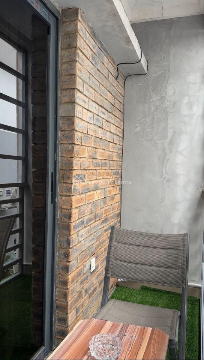 Newly Renovated 1 Bedroom Apartment with Ps5, Snooker Board, Air Hocke, Lekki Phase 1, Lekki, Lagos, Flat / Apartment Short Let