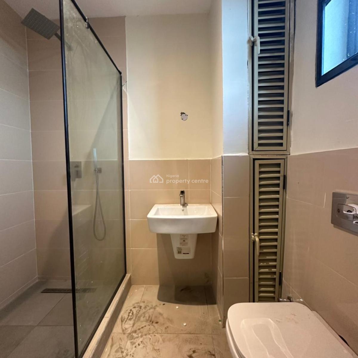 Spacious 3 Bedroom Apartment with Elevator, Swimming Pool and Gym, Lekki Phase 1, Lekki, Lagos, Block of Flats for Sale