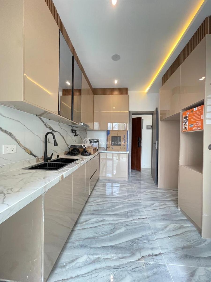 ️**absolutely Decent 3 Bed Serviced Apartment with Swimming Pool,gym*, Osapa London, Lekki, Lagos, Block of Flats for Sale