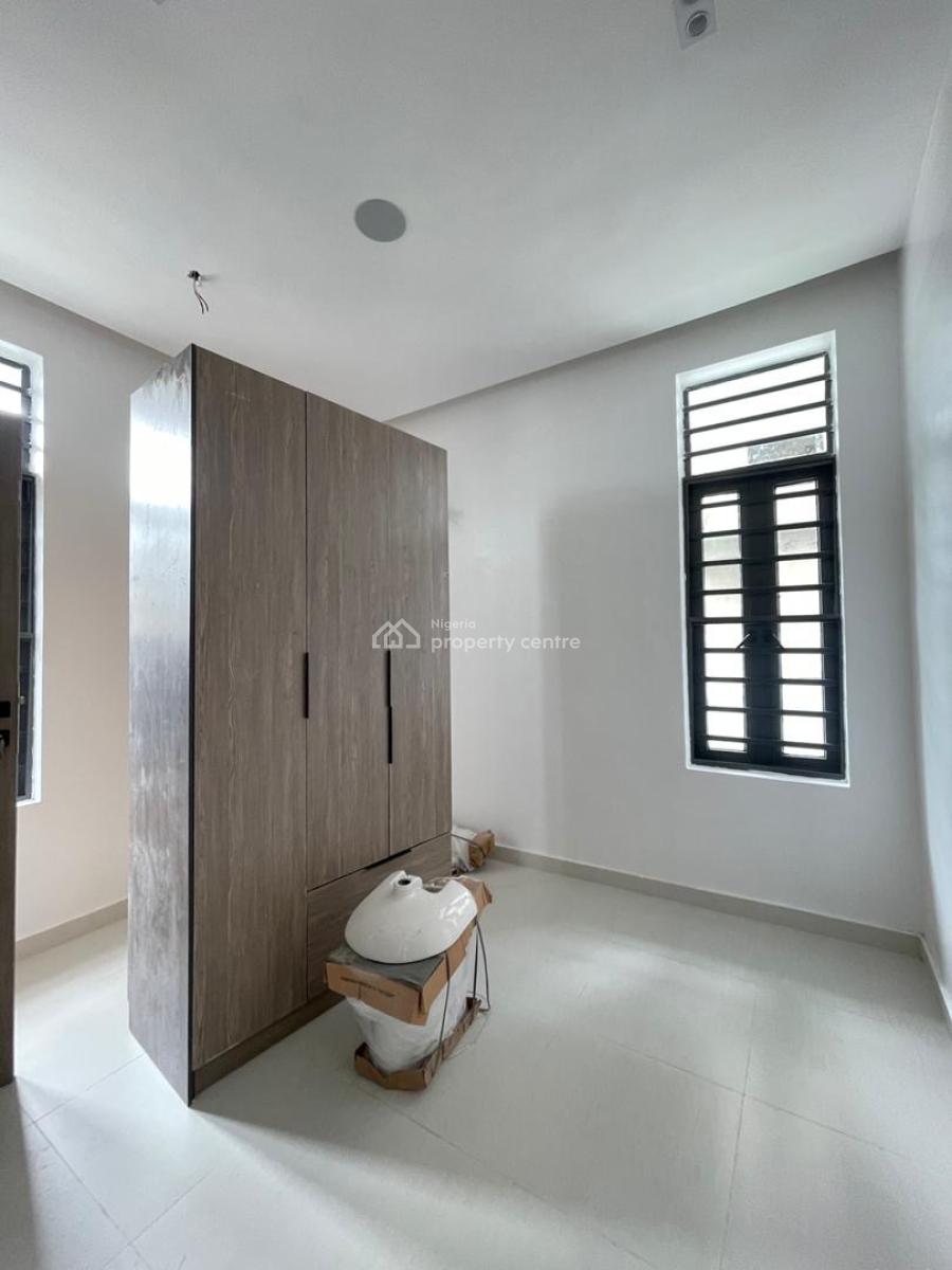 ️**absolutely Decent 3 Bed Serviced Apartment with Swimming Pool,gym*, Osapa London, Lekki, Lagos, Block of Flats for Sale
