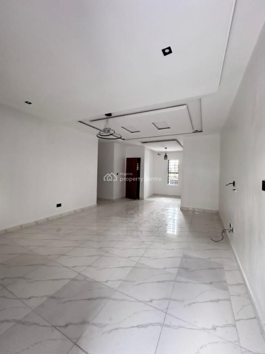 Well Built 2 Bedroom Apartment, Lekki Phase 2, Lekki, Lagos, Flat / Apartment for Sale