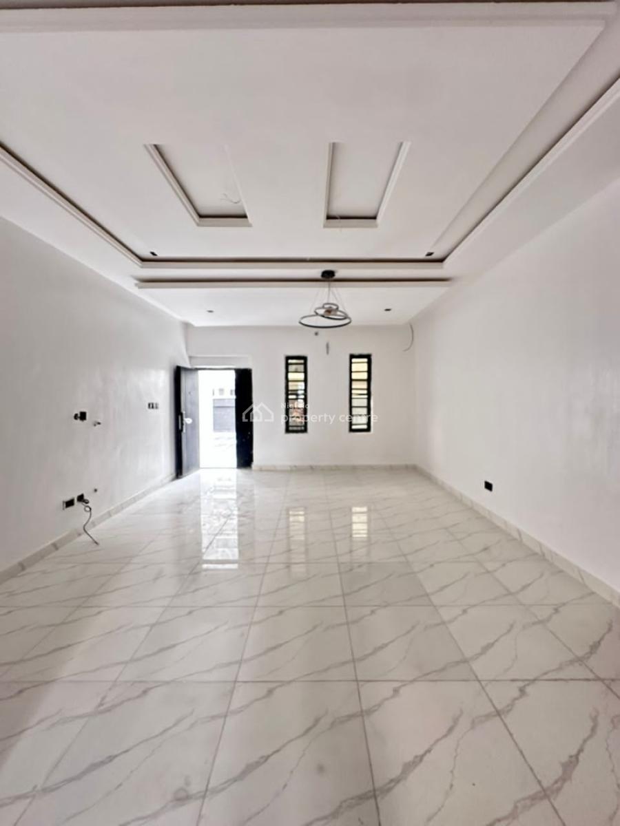 Well Built 2 Bedroom Apartment, Lekki Phase 2, Lekki, Lagos, Flat / Apartment for Sale