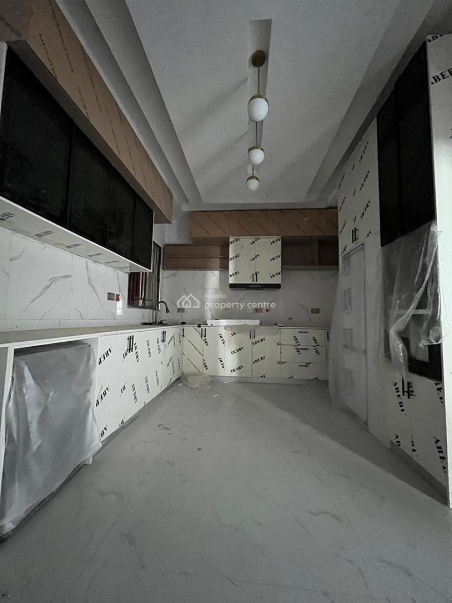 Exclusively Built 4 Bedroom Apartment, Spacious Rooms|tarred Road| Secured Location, Ikeja Gra, Ikeja, Lagos, Block of Flats for Sale