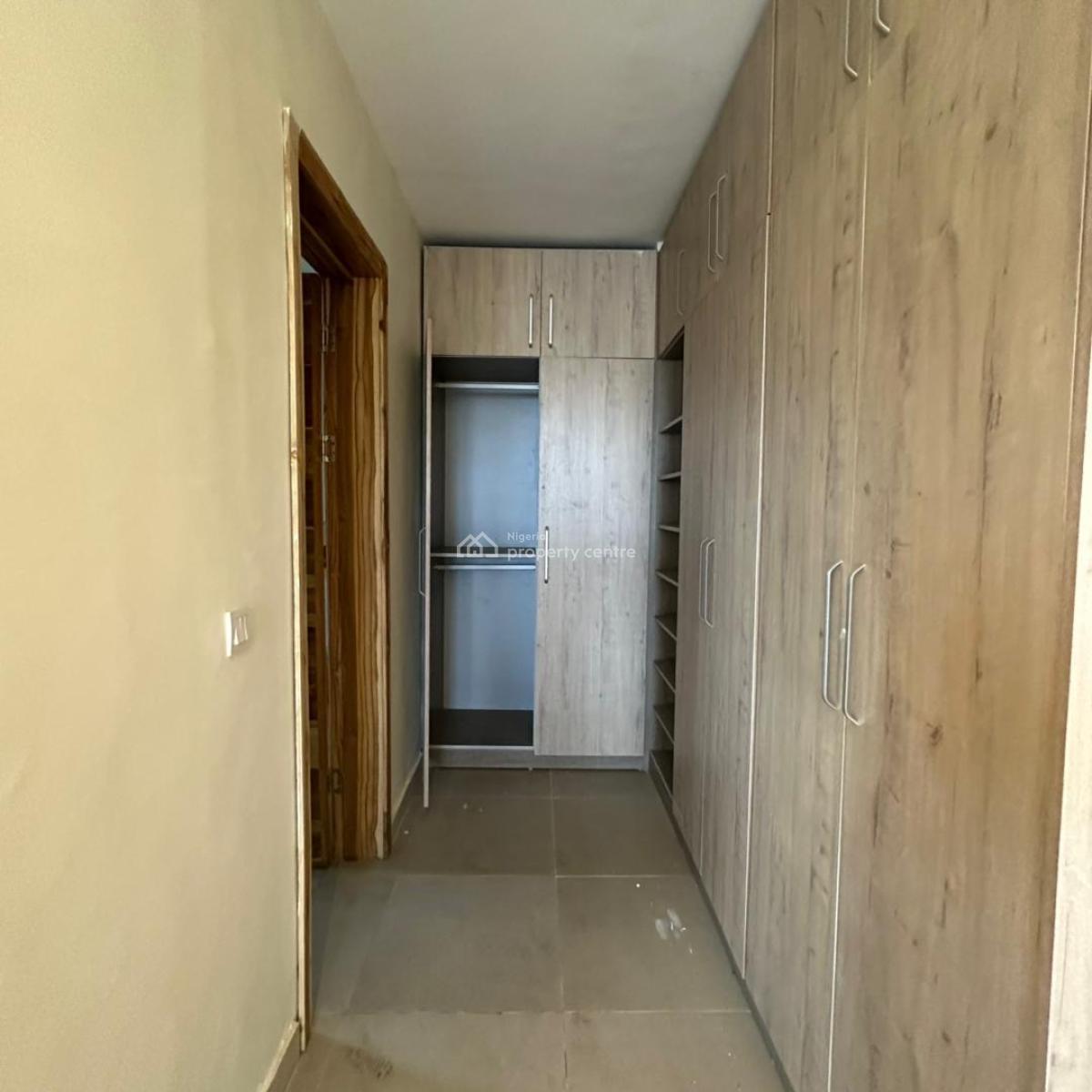 Very Spacious 3 Bedroom Apartment with Elevator ,pool, Lekki Phase 1, Lekki, Lagos, Flat / Apartment for Sale