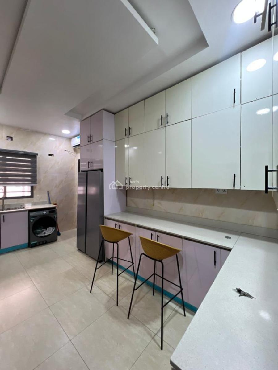 Luxury 3 Bedroom Apartment with Excellent Finishing, Ologolo, Lekki, Lagos, Flat / Apartment for Sale