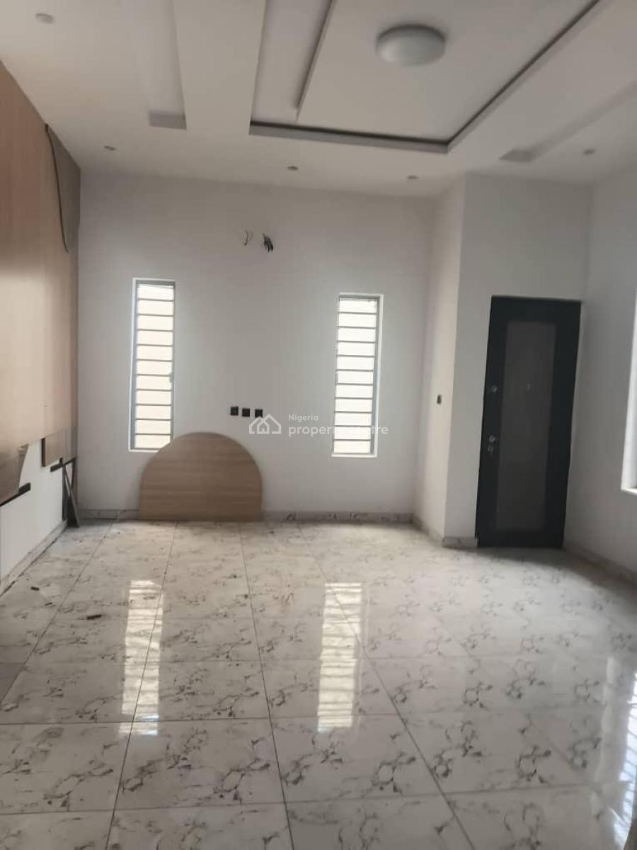 Distress 4 Bedroom Semi Detached Duplex, Lekki Gardens Phase 5, By General Paint, Ajah, Lagos, Semi-detached Duplex for Sale