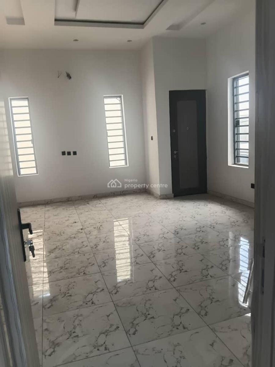 Distress 4 Bedroom Semi Detached Duplex, Lekki Gardens Phase 5, By General Paint, Ajah, Lagos, Semi-detached Duplex for Sale