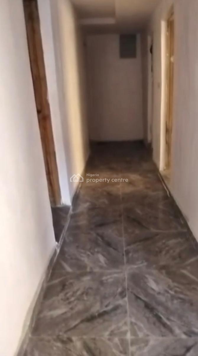 3 Bedroom Flat Downstairs All En-suite in a Calm Decent, Off Kilo, Surulere, Lagos, Flat / Apartment for Rent