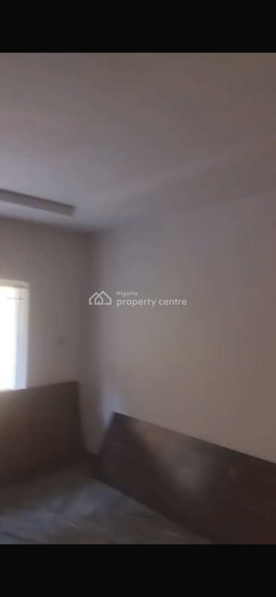 3 Bedroom Flat Downstairs All En-suite in a Calm Decent, Off Kilo, Surulere, Lagos, Flat / Apartment for Rent