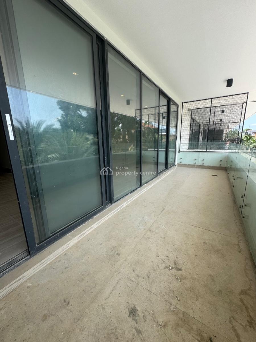 Waterfront 4bedroom Hime with a Jetty, Ikoyi, Lagos, Terraced Duplex for Sale