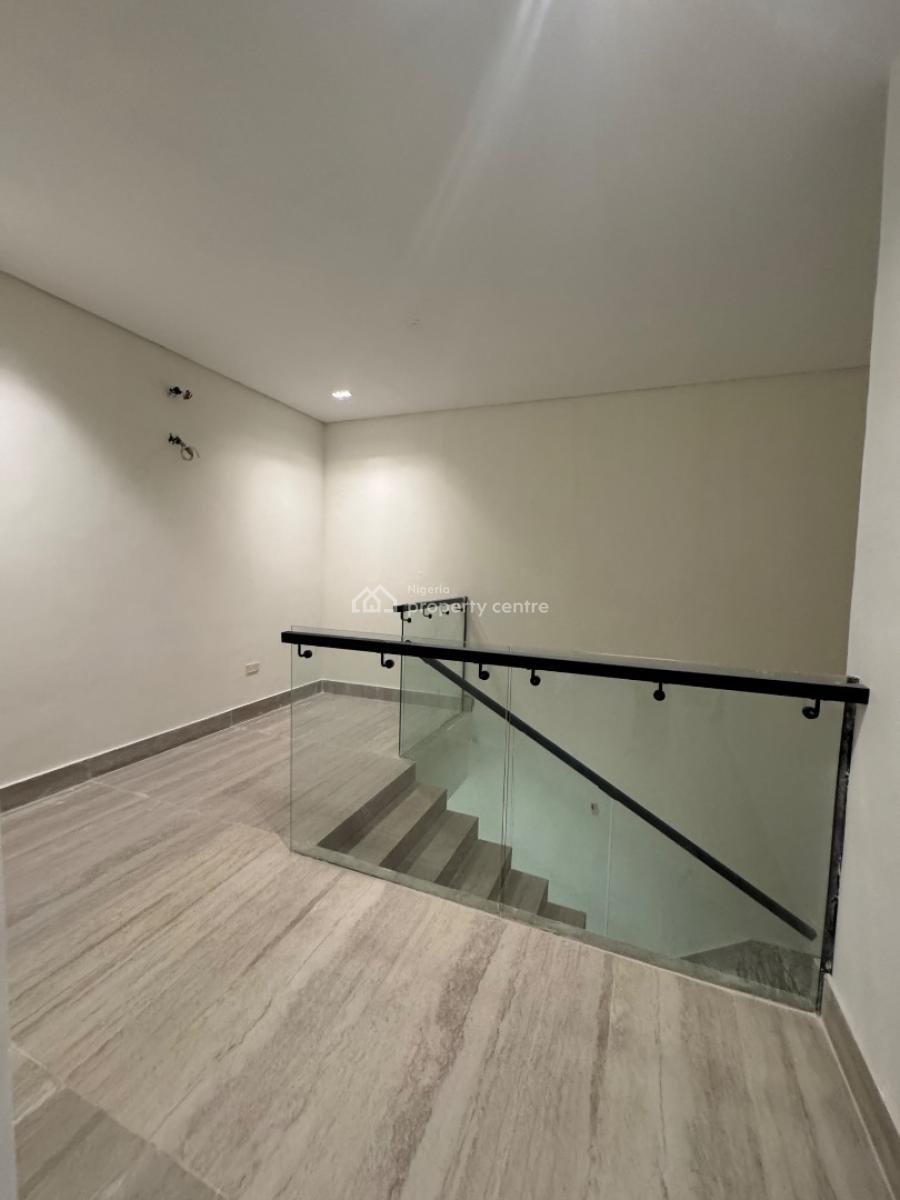 Waterfront 4bedroom Hime with a Jetty, Ikoyi, Lagos, Terraced Duplex for Sale