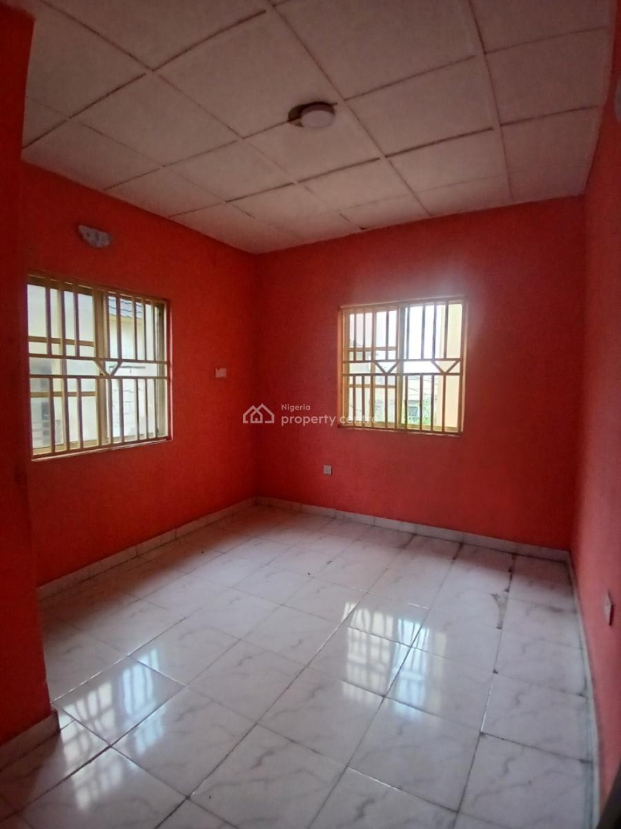 Well Maintained Mini Flat Upstairs, Okera Nla Off Ado Road, Ajah, Ajah, Lagos, Mini Flat (room and Parlour) for Rent