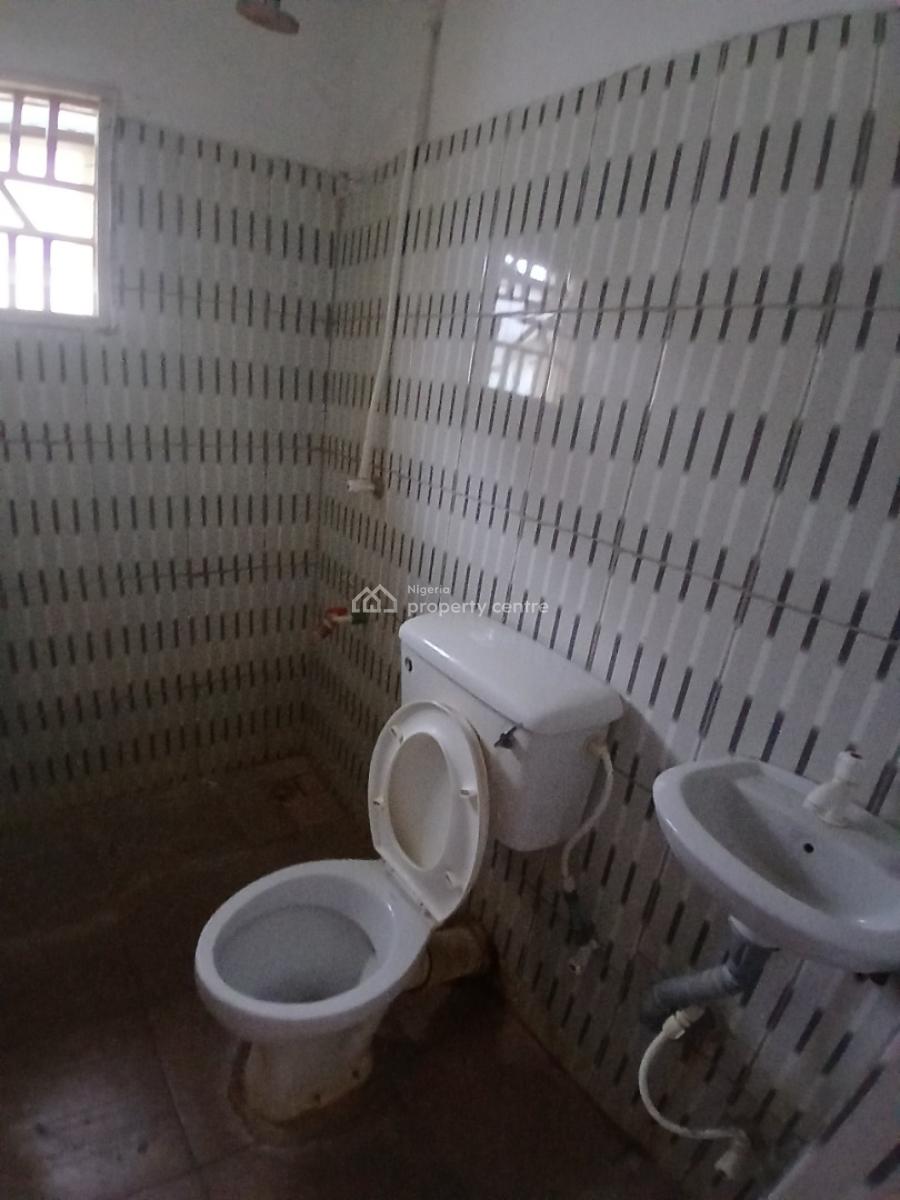 Well Maintained Mini Flat Upstairs, Okera Nla Off Ado Road, Ajah, Ajah, Lagos, Mini Flat (room and Parlour) for Rent