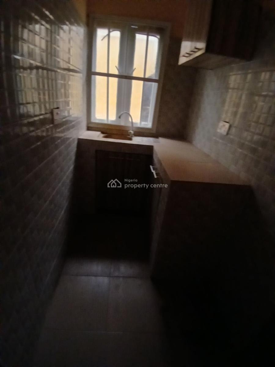 Well Maintained Mini Flat Upstairs, Okera Nla Off Ado Road, Ajah, Ajah, Lagos, Mini Flat (room and Parlour) for Rent