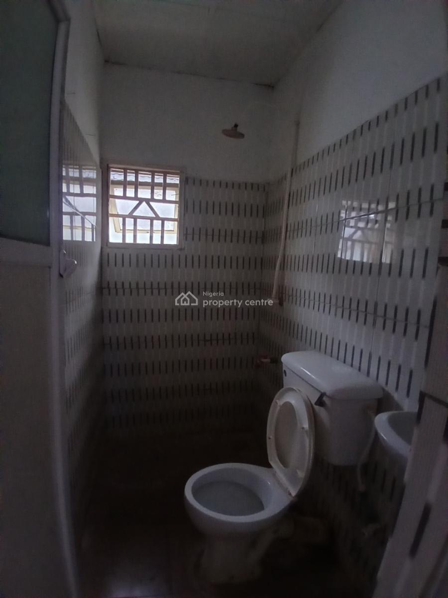 Well Maintained Mini Flat Upstairs, Okera Nla Off Ado Road, Ajah, Ajah, Lagos, Mini Flat (room and Parlour) for Rent