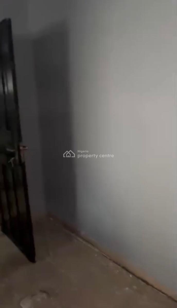 Very Spacious Newly Renovated Self Contain, Abule Oja, Yaba, Lagos, Self Contain (single Rooms) for Rent