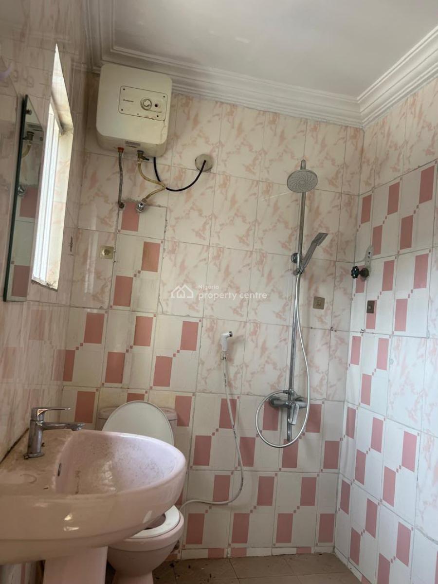 Executive 3 Bedroom Top Apartment, Adeniyi Jones, Ikeja, Lagos, Flat / Apartment for Rent