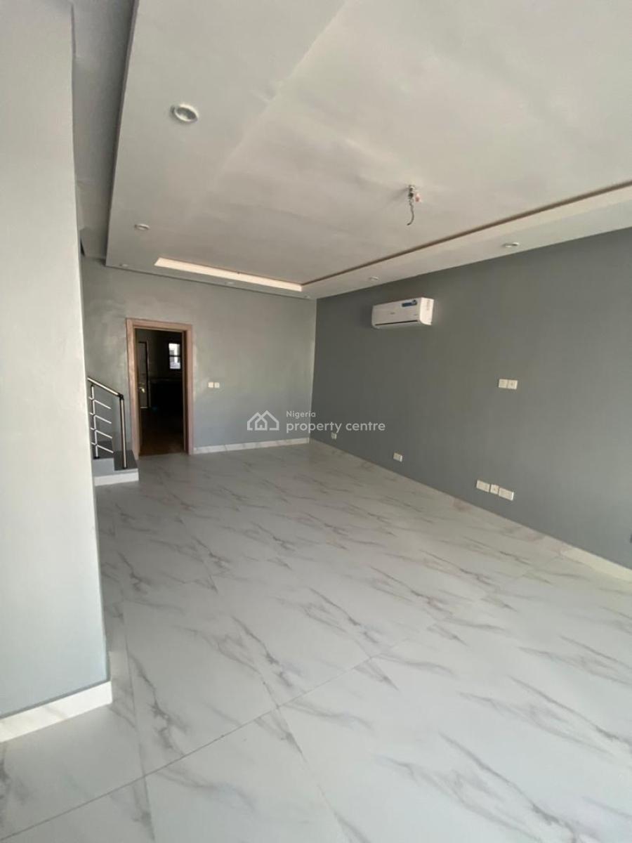 Beautiful & Spacious 4 Bedroom Fully Serviced Terrace Duplex with Bq, Lekki Phase 1, Lekki, Lagos, Terraced Duplex for Rent