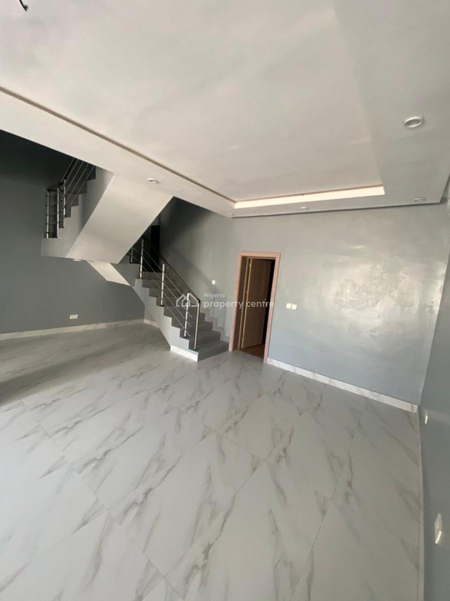 Beautiful & Spacious 4 Bedroom Fully Serviced Terrace Duplex with Bq, Lekki Phase 1, Lekki, Lagos, Terraced Duplex for Rent
