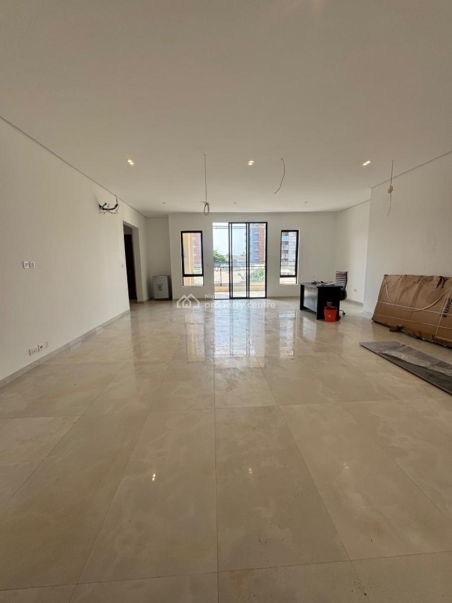 Inisde a 4 Bedroom Apartment in Ikoyi, Ikoyi, Lagos, Flat / Apartment for Sale